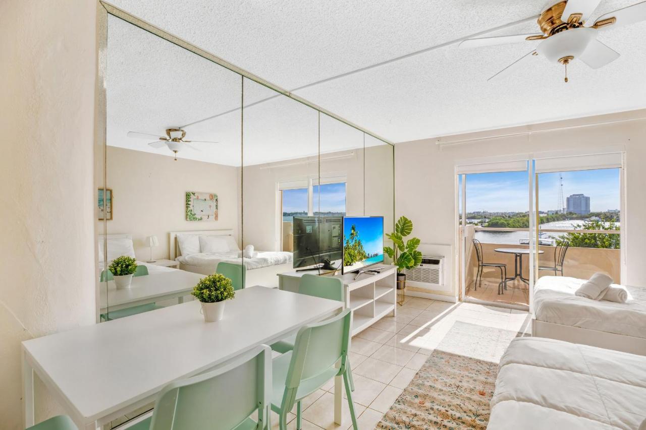Beachy Studio-Apt In The Center Of Miami Miami Beach Exterior photo